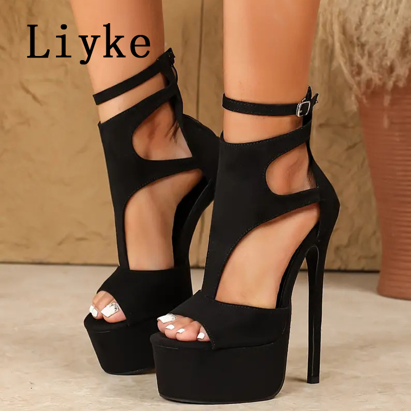 Women Shoes Model - Seksowne sandały na platformie z bardzo