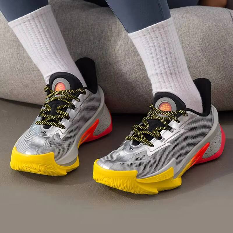 Buty koszykarskie Under Armour – Women Shoes Hong Kong recenzja i cena