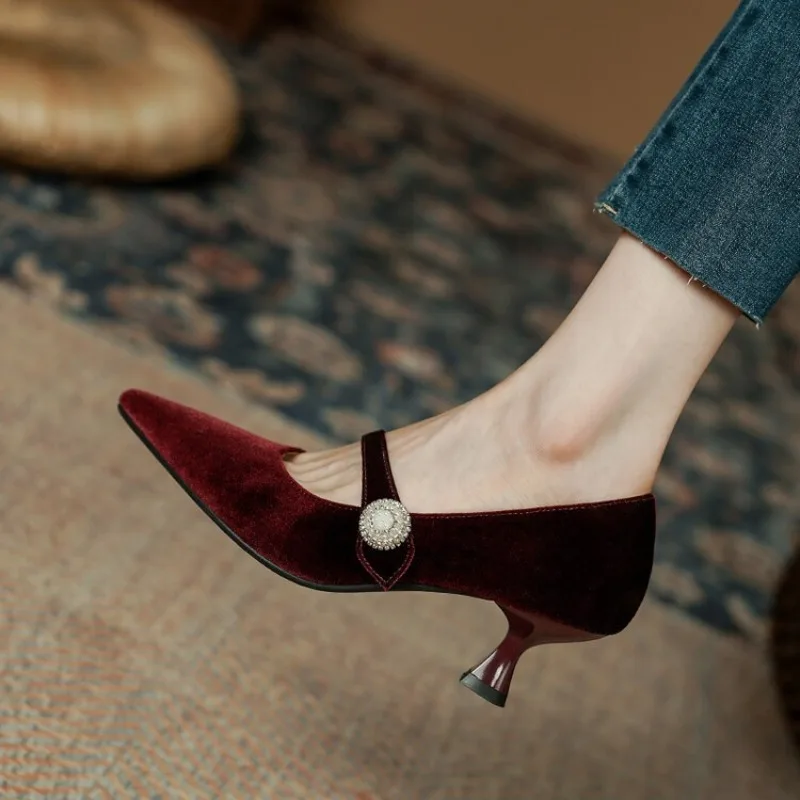 Czerwone szpilki Mary Jane z o – Women'S Heels recenzja i cena